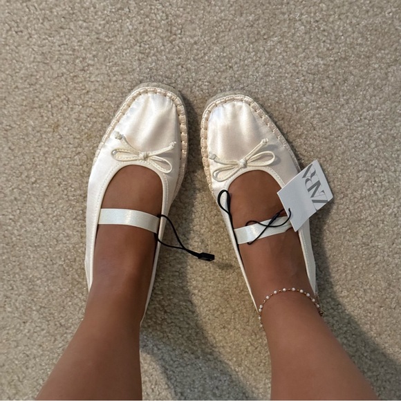 Zara Shoes - ZARA bow ballet flats